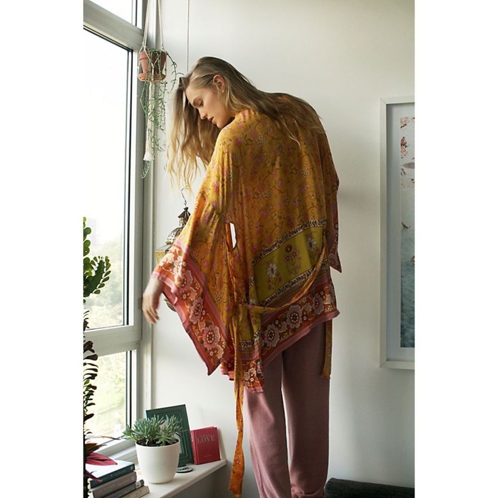 Spellā& The Gypsy Portobello Road Short Robe - Picture 4 of 10